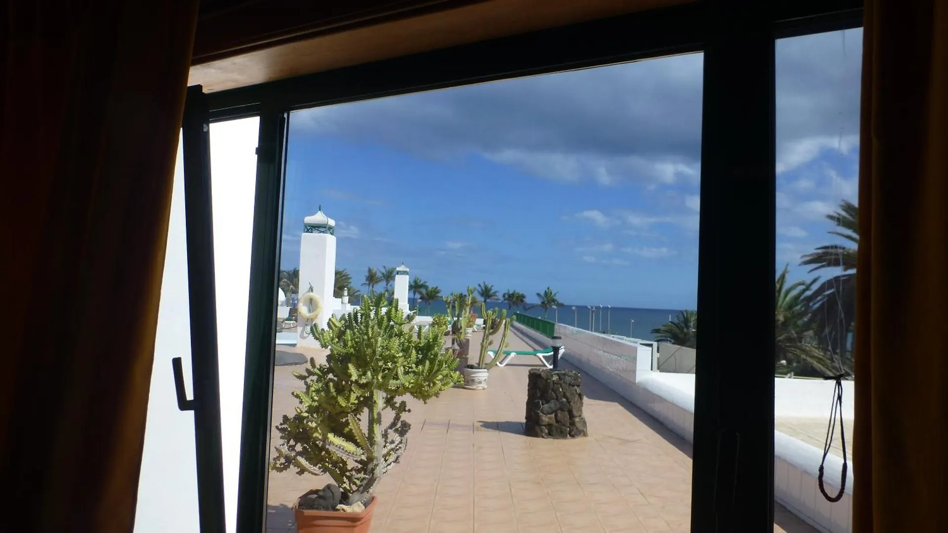 Lanzarote Beachfront Apartment On Las Cucharas Beach With A Sea View Costa Teguise